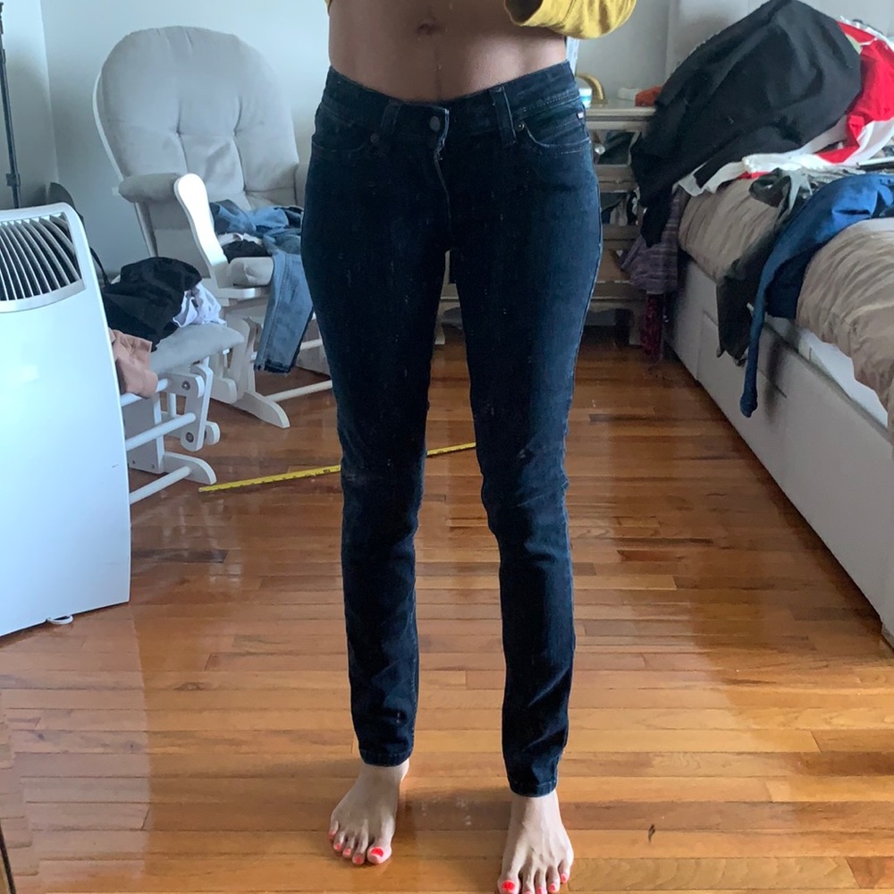 Demi curve Levi’s jeans